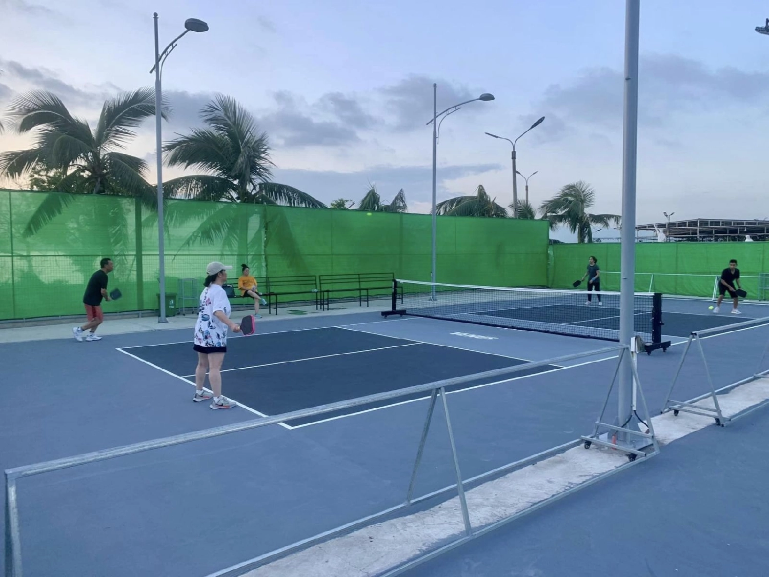 Các dịch vụ tiện ích của sân Pickleball Olympus