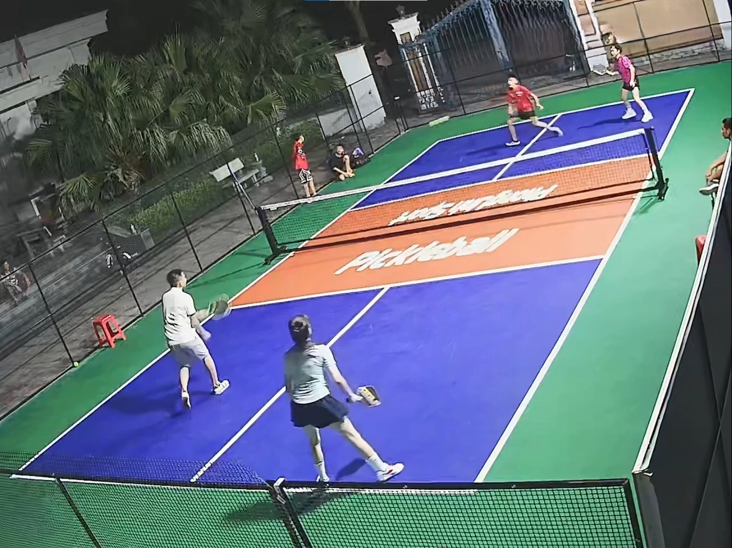 Các dịch vụ tiện ích của sân Pickleball Phong Linh