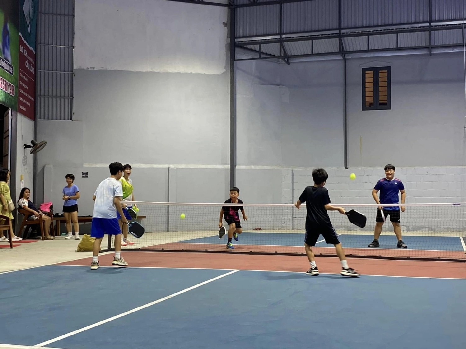 Các dịch vụ tiện ích của sân Pickleball Phú Nông