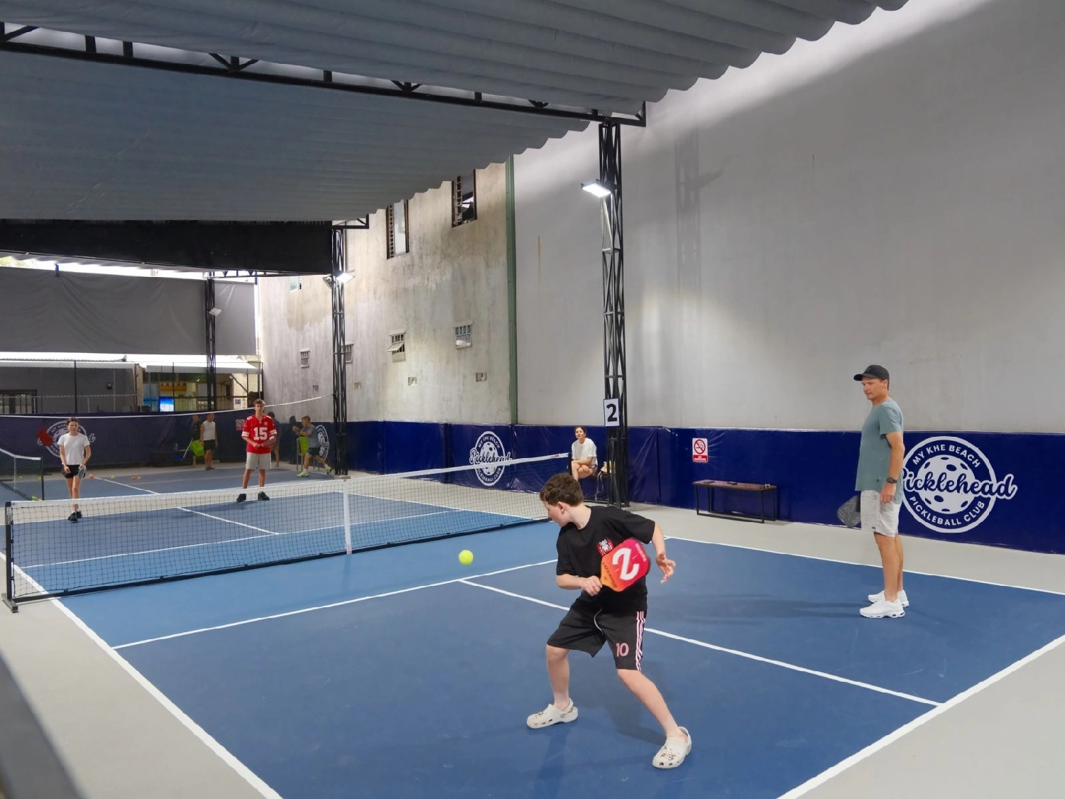 Các dịch vụ tiện ích của sân Pickleball Picklehead My Khe Beach