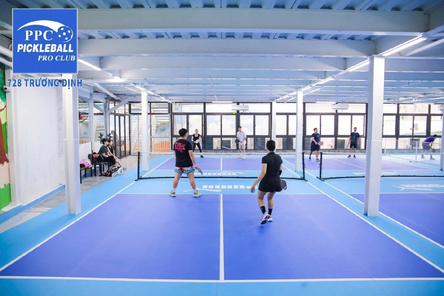 Các dịch vụ tiện ích của sân Pickleball Pro Club