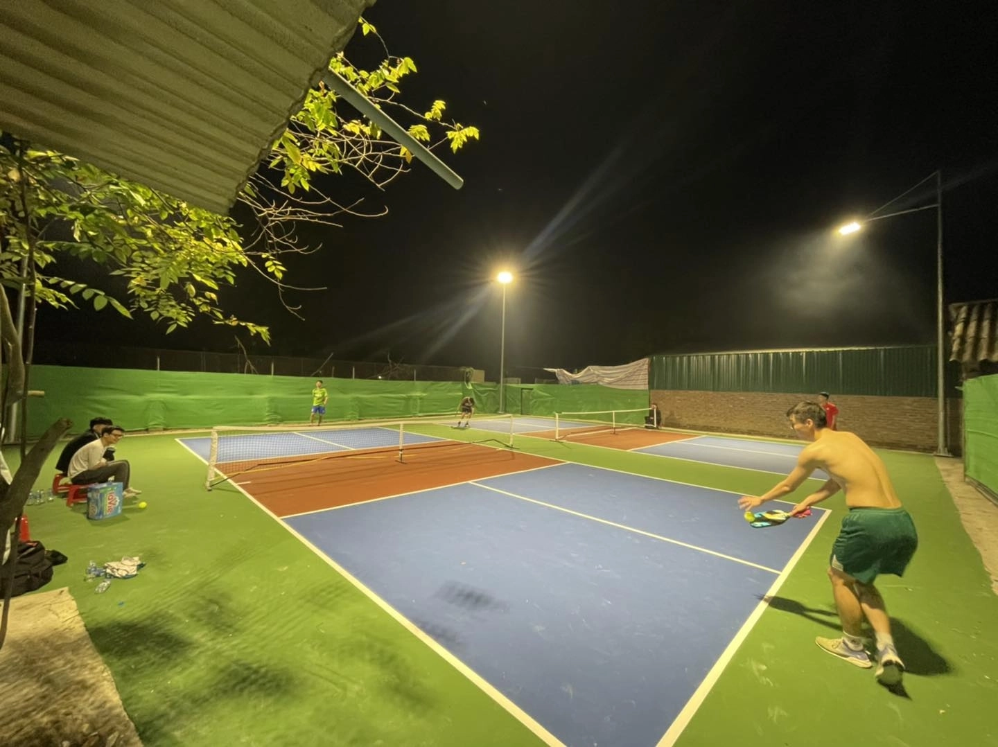 Sân Pickleball Sóc Sơn buổi tối