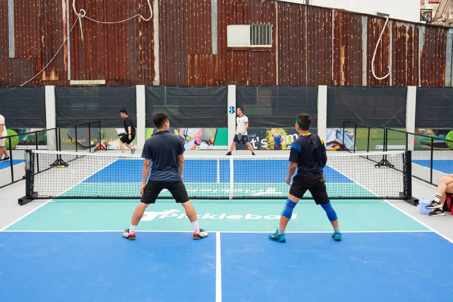 Các dịch vụ tiện ích của sân Pickleball T+