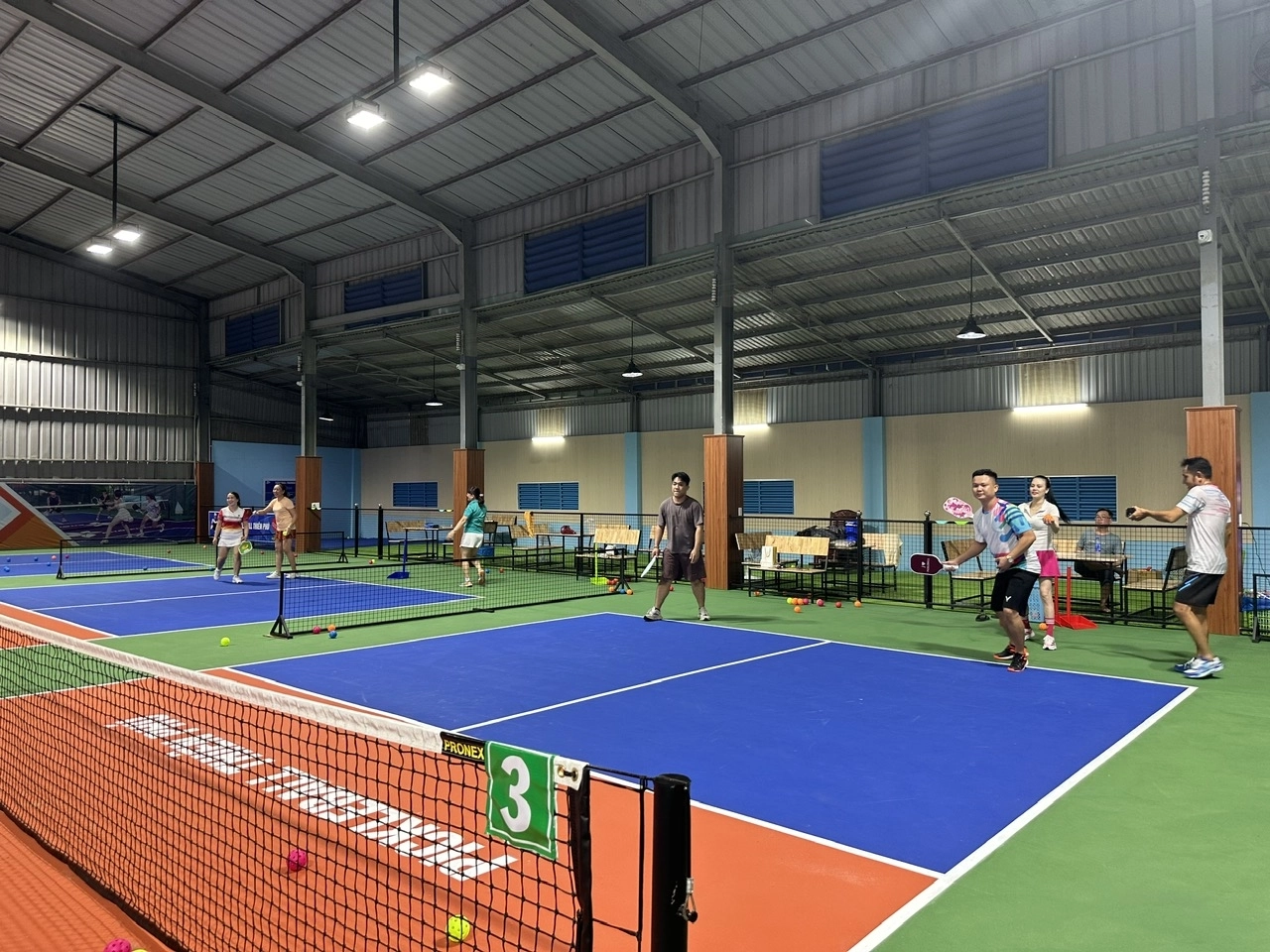 Các dịch vụ tiện ích của sân Pickleball Thiên Phú