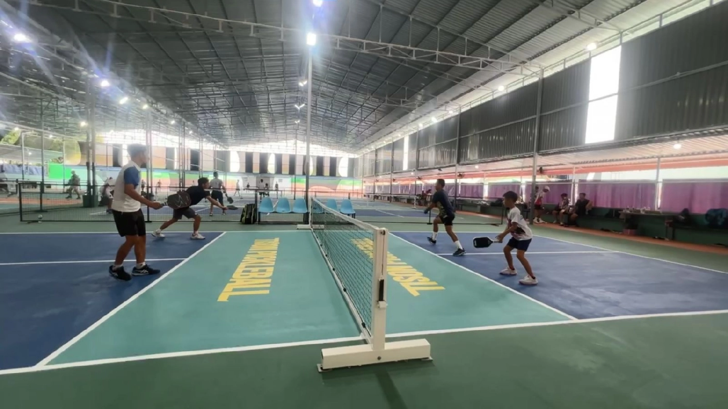 Các dịch vụ tiện ích của sân Pickleball Tison