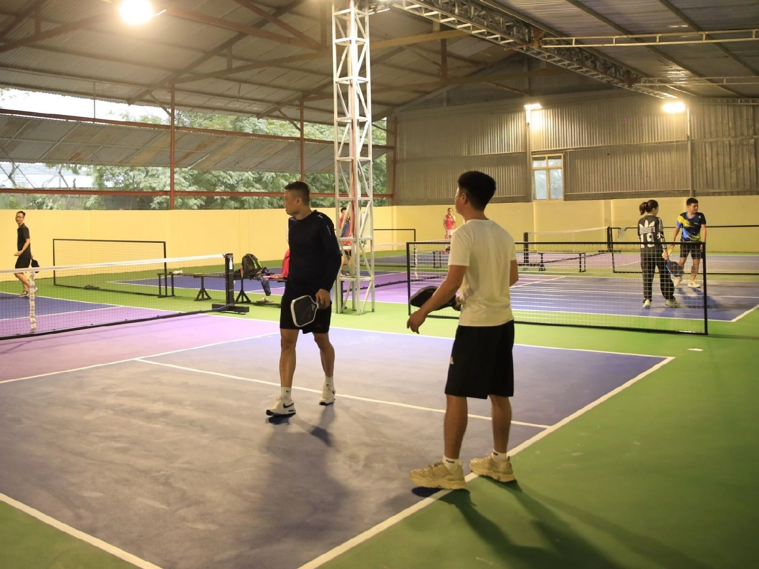 Các dịch vụ tiện ích của sân Pickleball Trung Đô