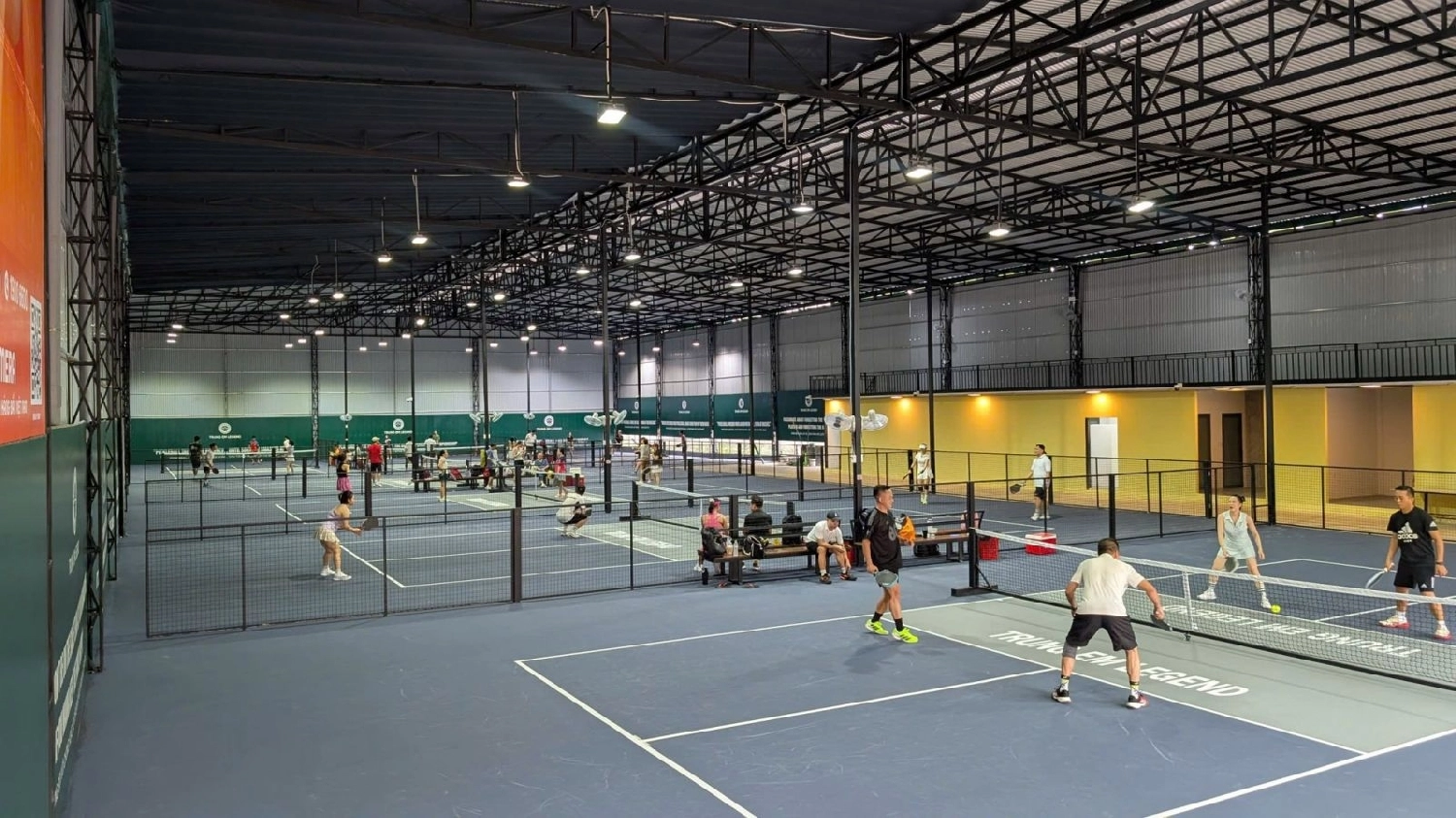 Sân Pickleball Trung Em Legend