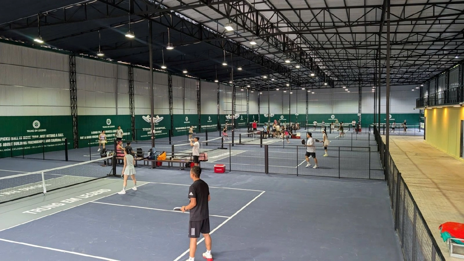 Sân Pickleball Trung Em Legend