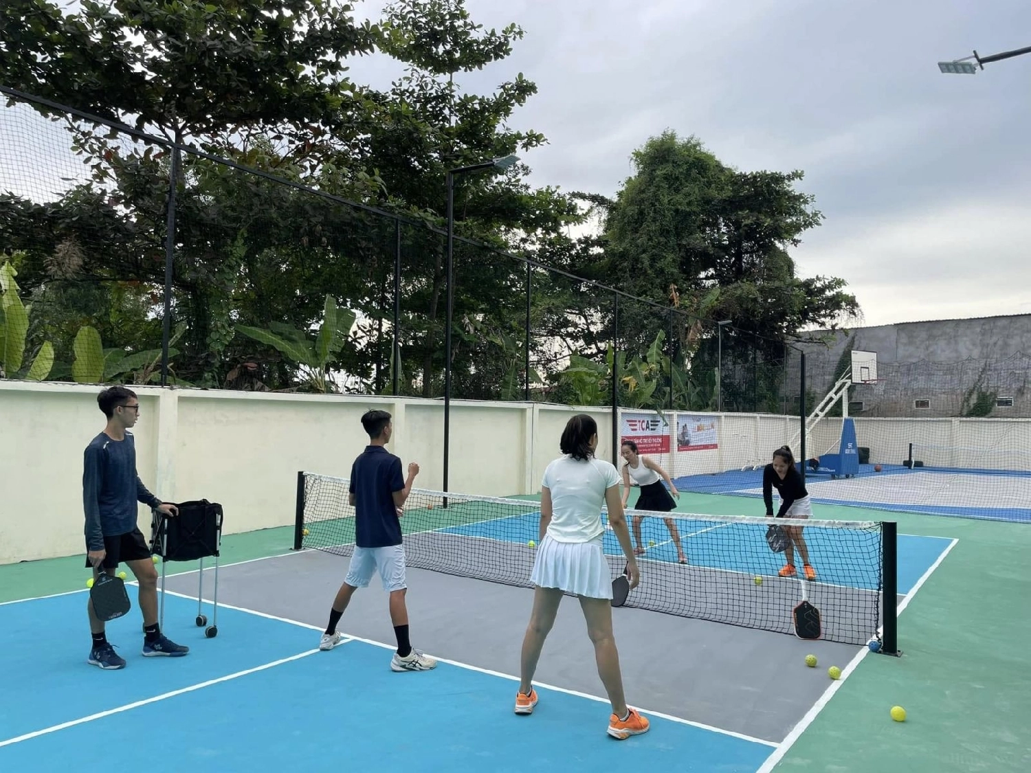 Các dịch vụ tiện ích của sân Pickleball Trung tâm văn hóa thể thao Quận 7