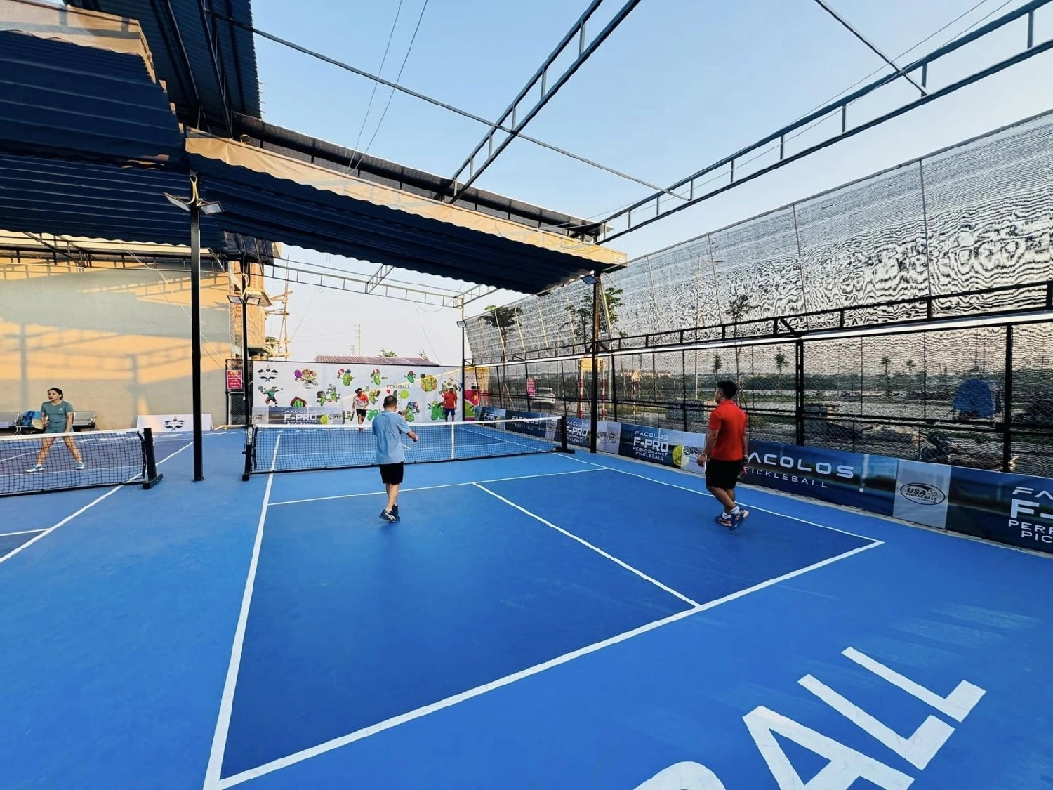 Các dịch vụ tiện ích của sân Pickleball Urban Mê Linh