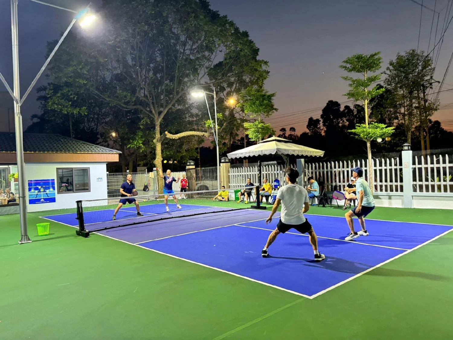 Các dịch vụ tiện ích của sân Pickleball Vifoco