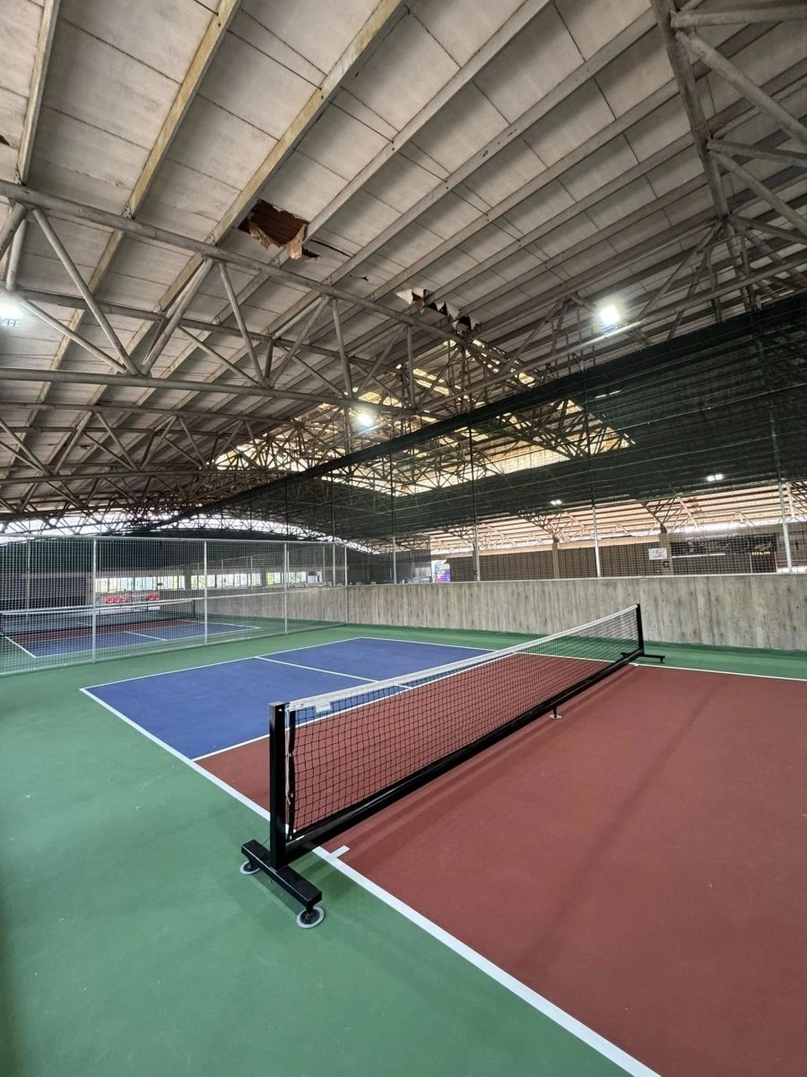 Cơ sở vật chất của sân pcikleball Võ Thị Sáu trên tầng 2
