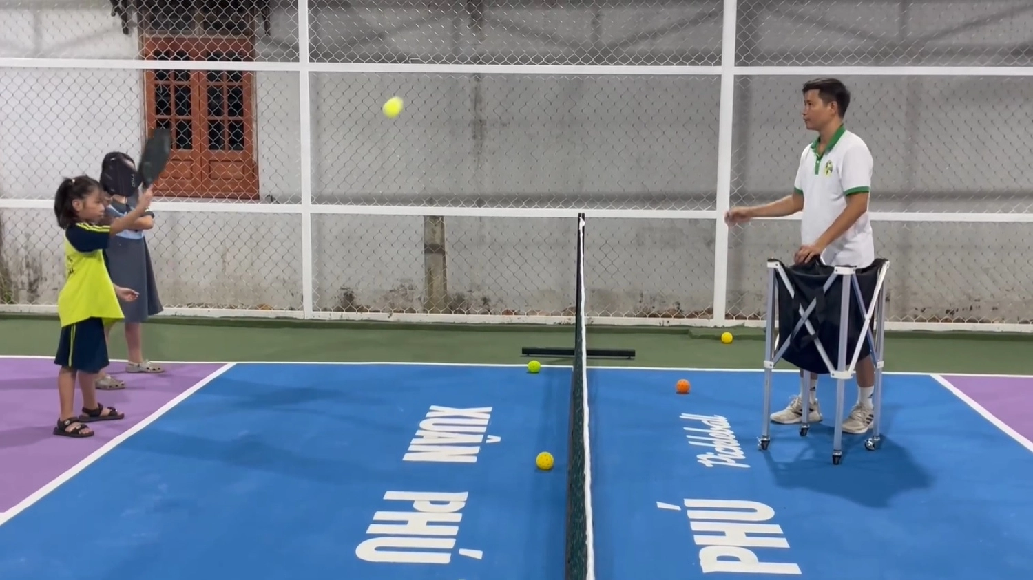 Các dịch vụ tiện ích của sân Pickleball Xuân Phú