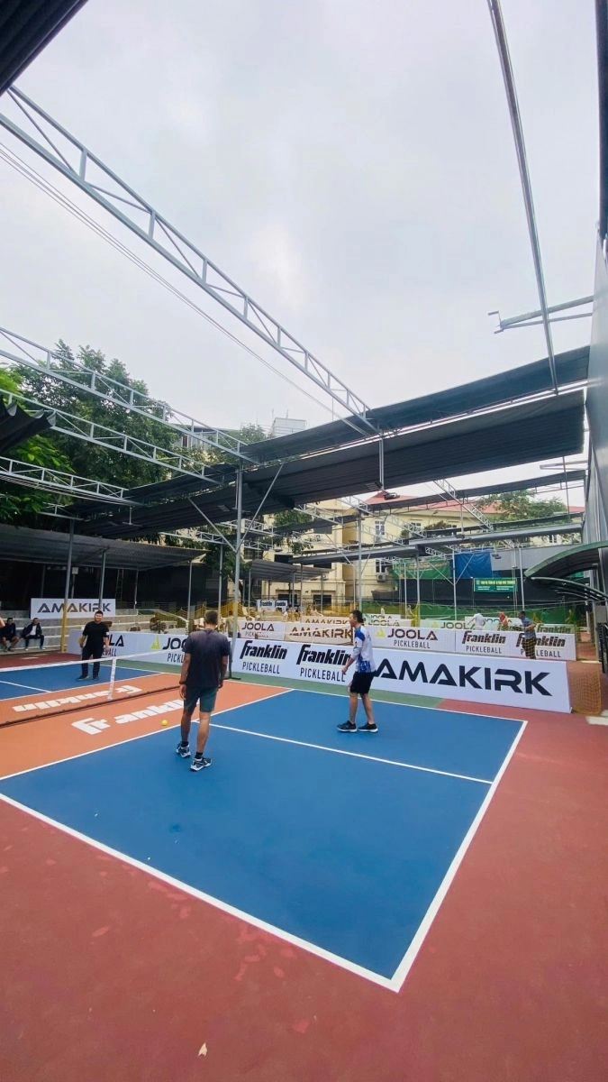 Sân pickleball Xuân Quỳnh cung cấp đầy đủ dịch vụ cần thiết