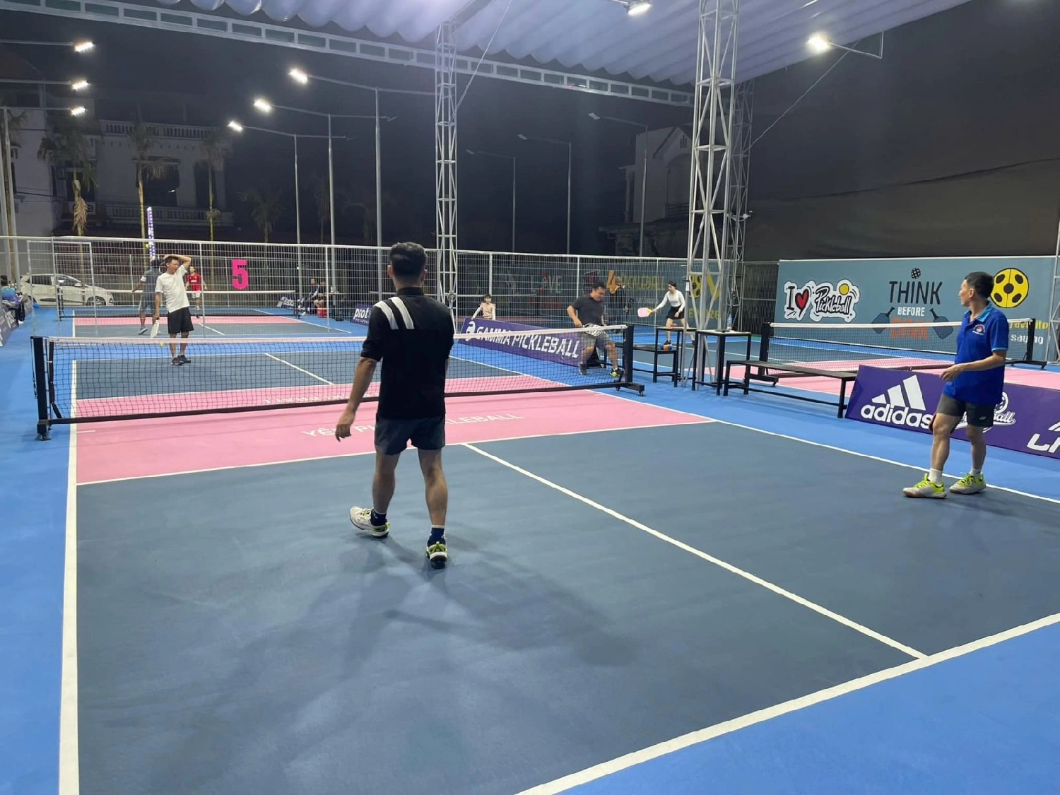 Các dịch vụ tiện ích của sân Pickleball Yên Phú