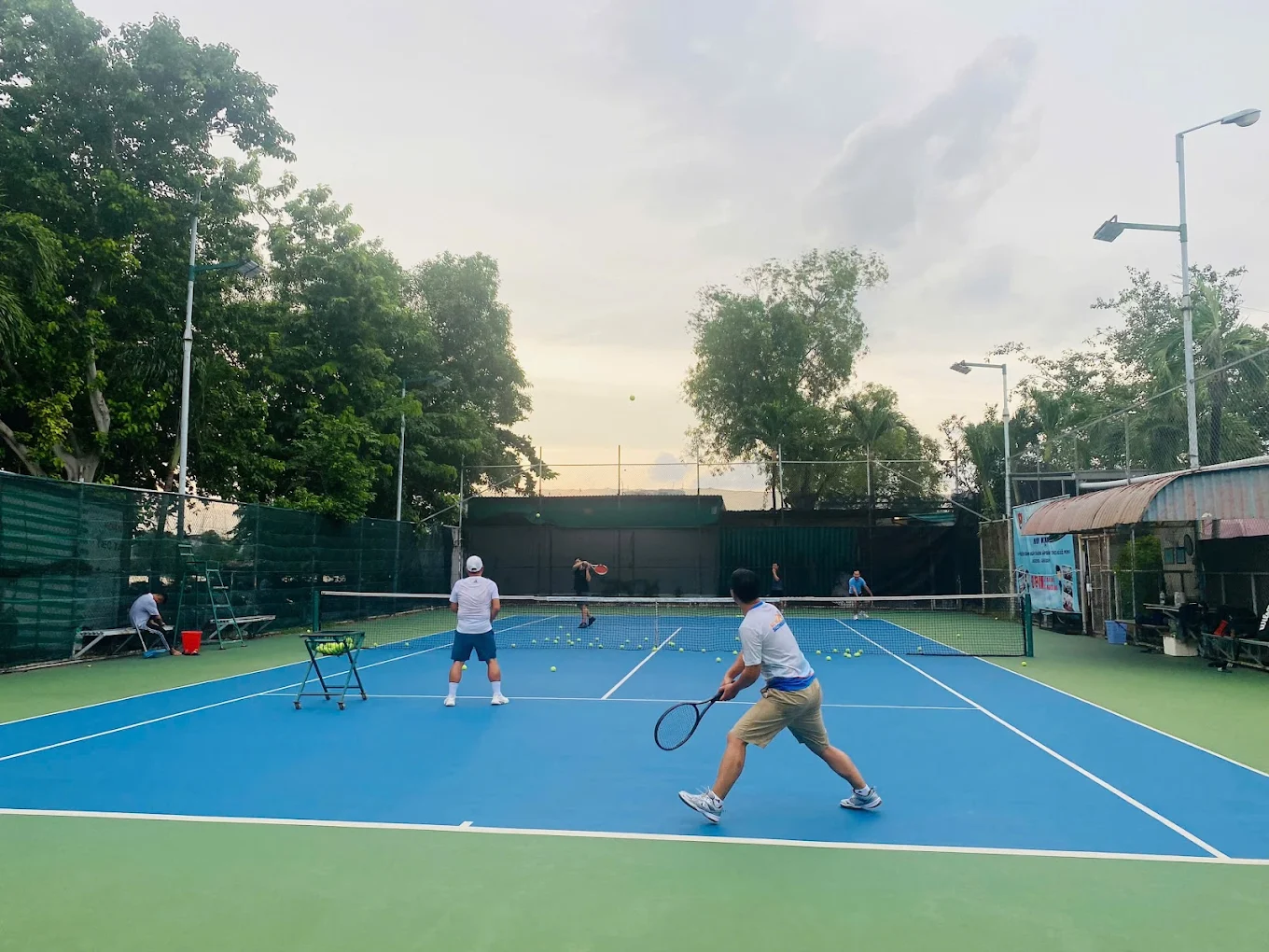 Sân tennis Nhật Nguyệt