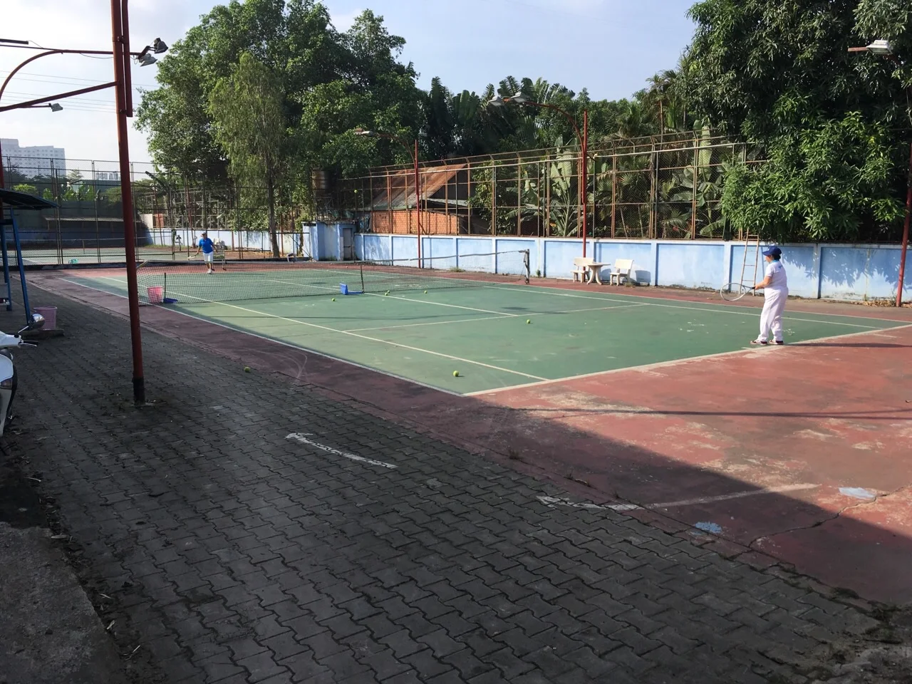 Sân tennis Xuan Hung