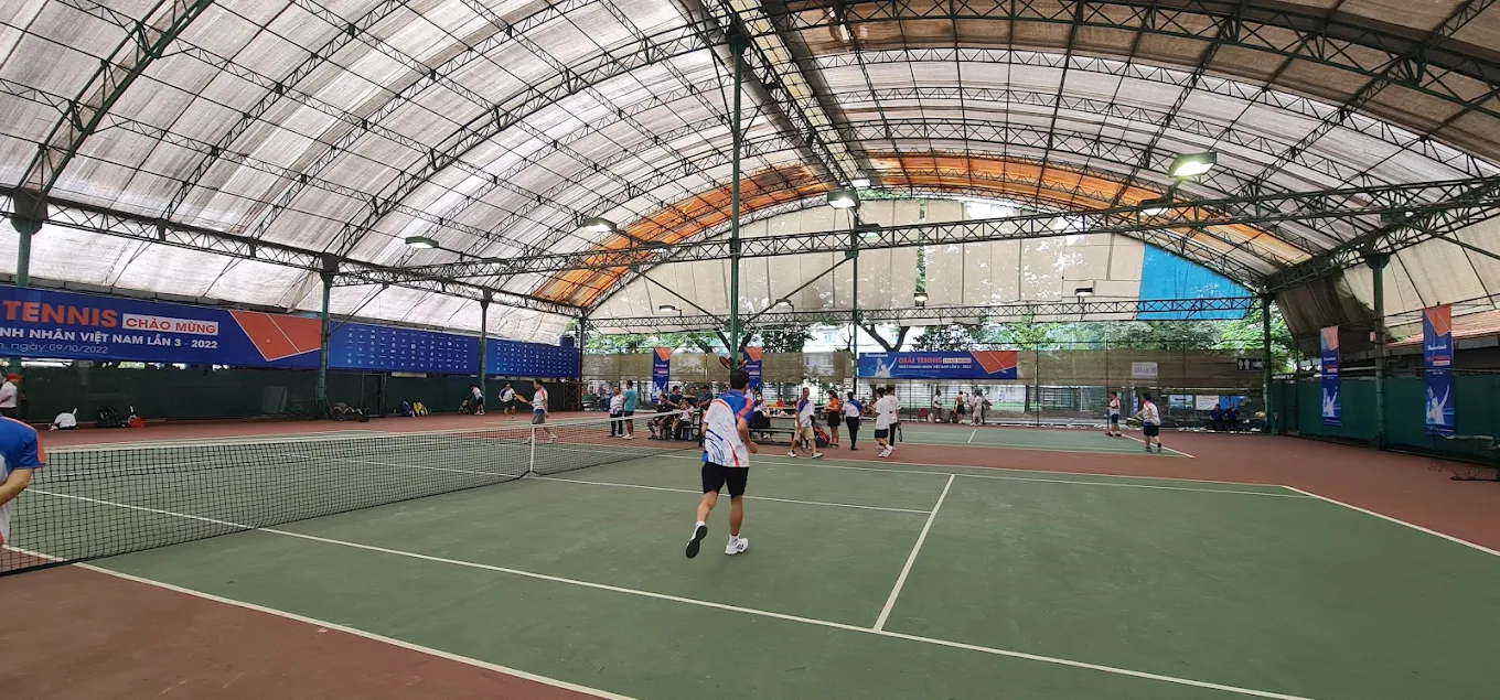 không gian sân tennis Kỳ Hòa