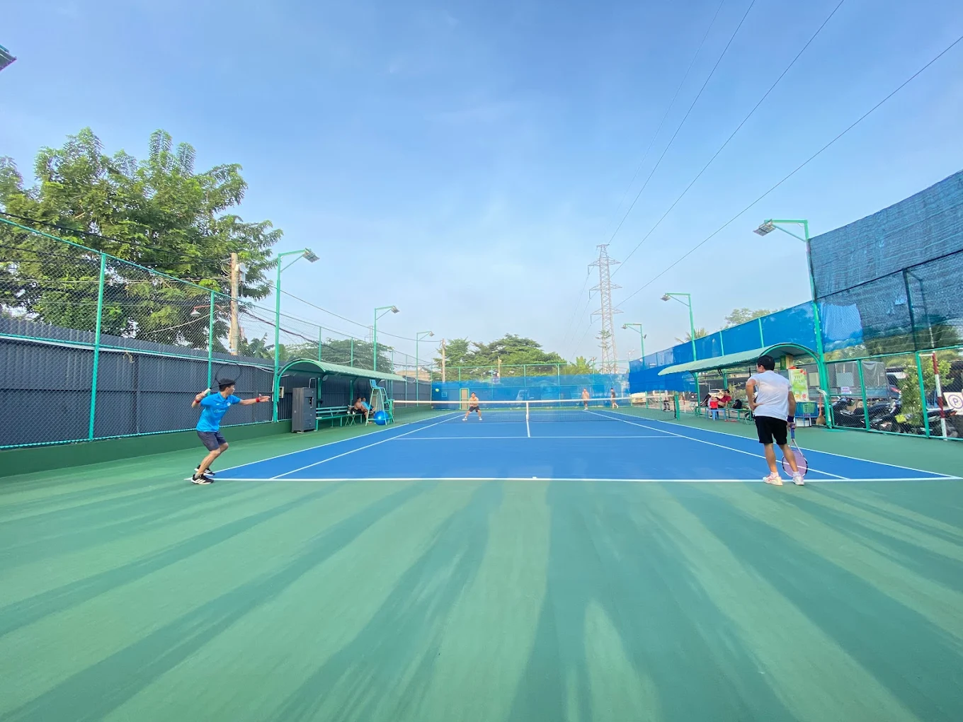 Sân tennis Yvette