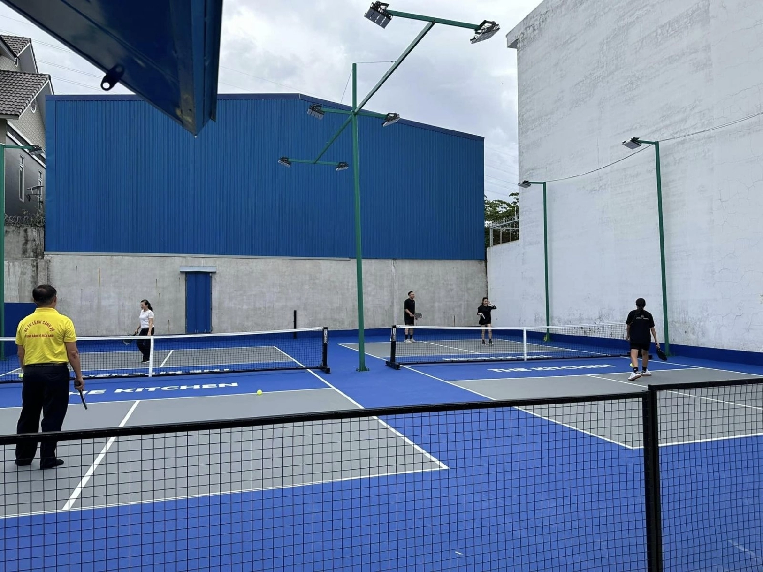 Các dịch vụ tiện ích của sân The Kitchen Pickleball