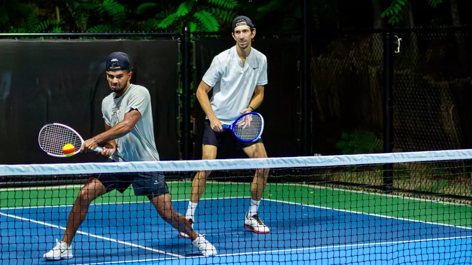 So sánh môn thể thao typti và pickleball