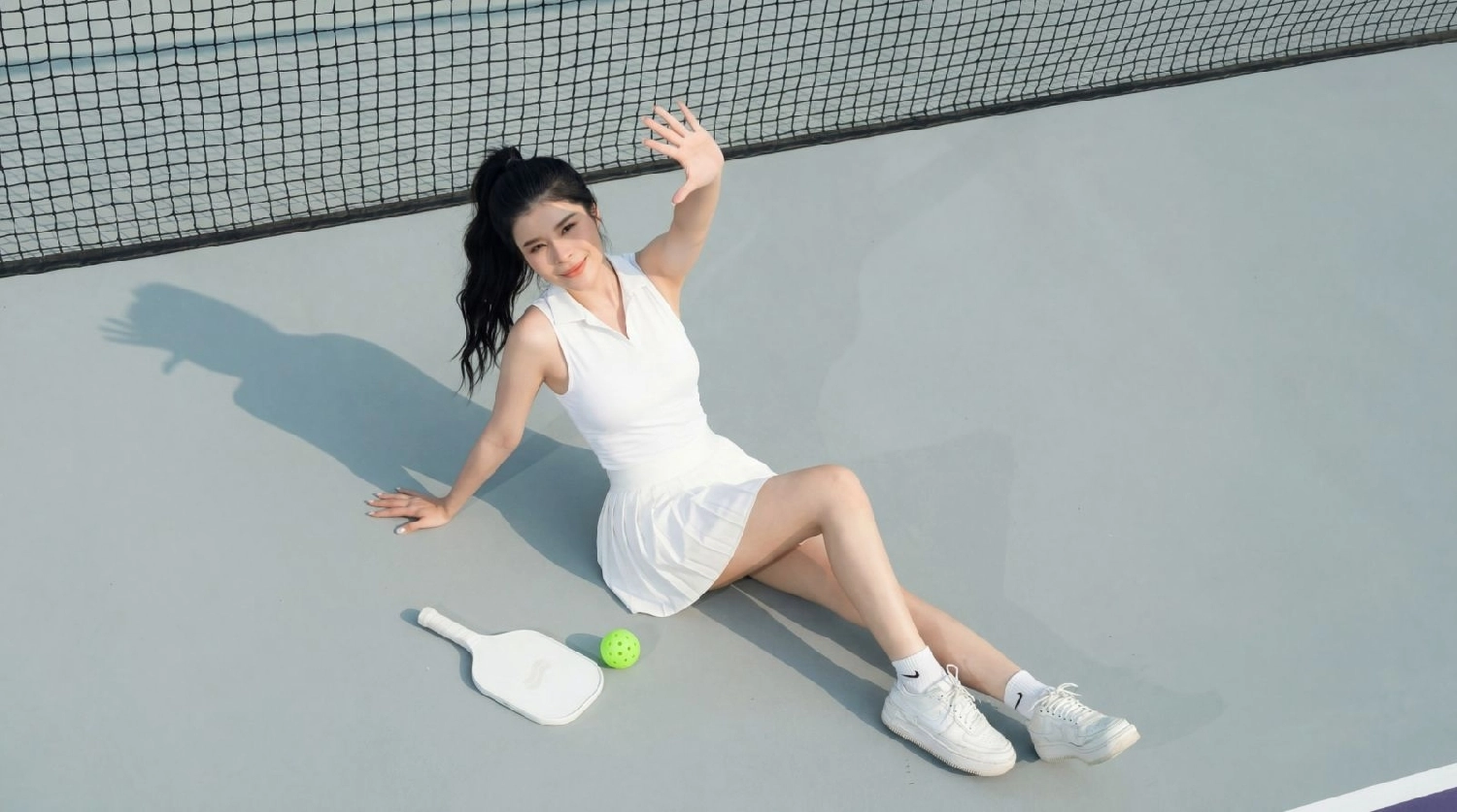Tạo dáng chụp ảnh pickleball