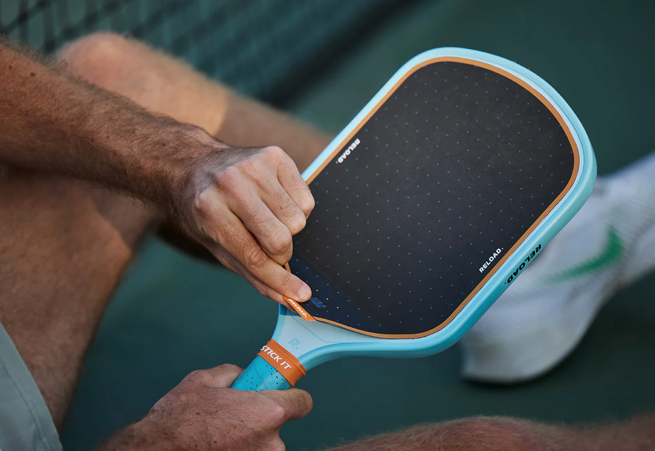 Cách thay mặt vợt pickleball