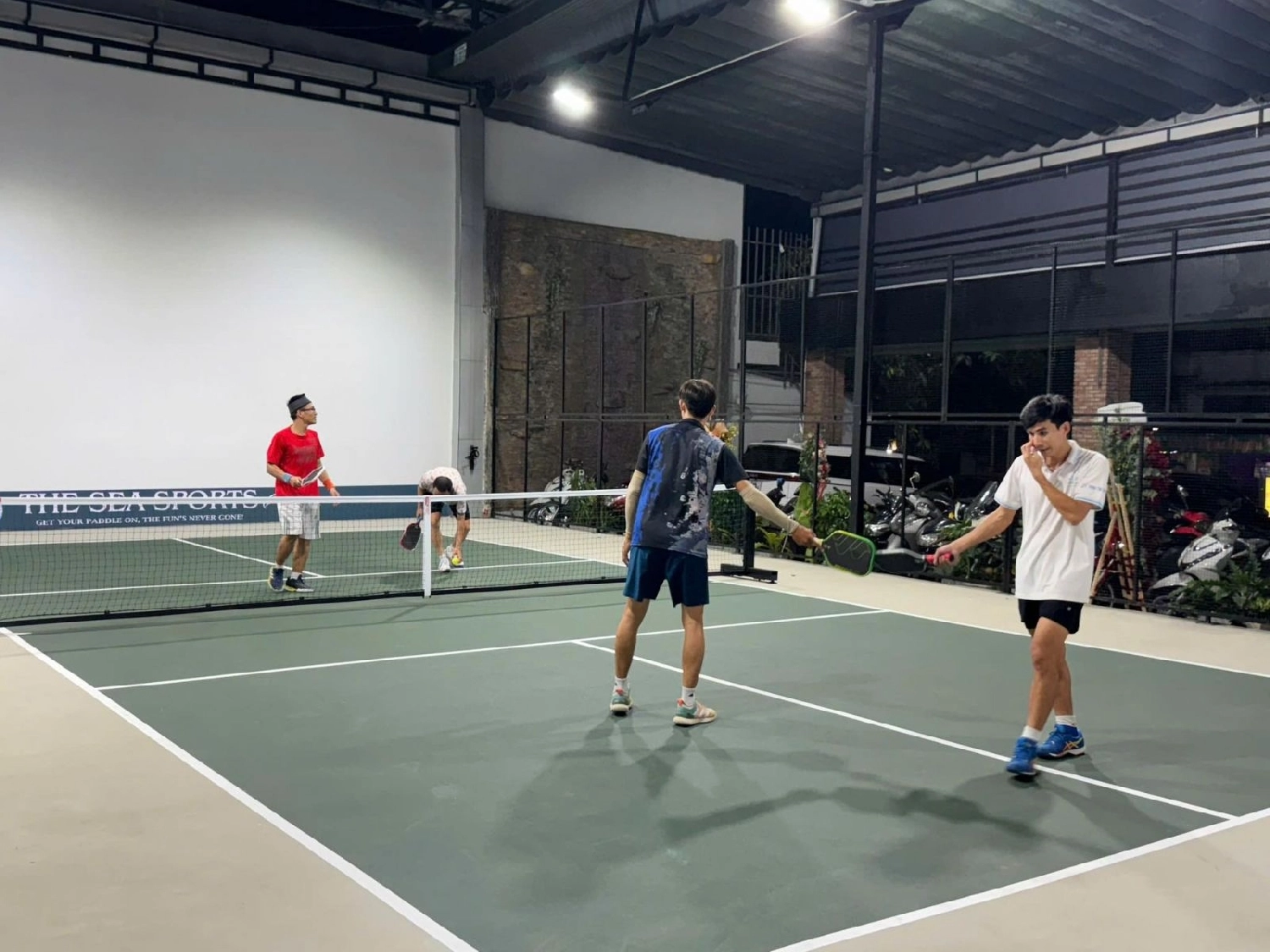 Tại sân the sea pickleball diễn ra các hoạt động xé vé giao lưu
