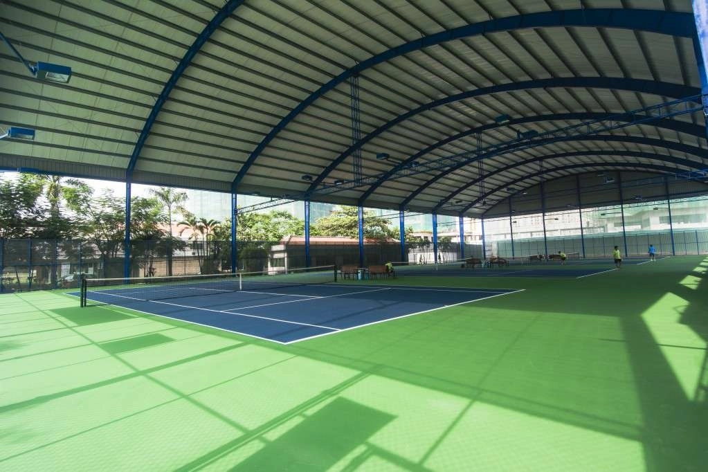 Tại sao lại đầu tư thi công mái che sân tennis