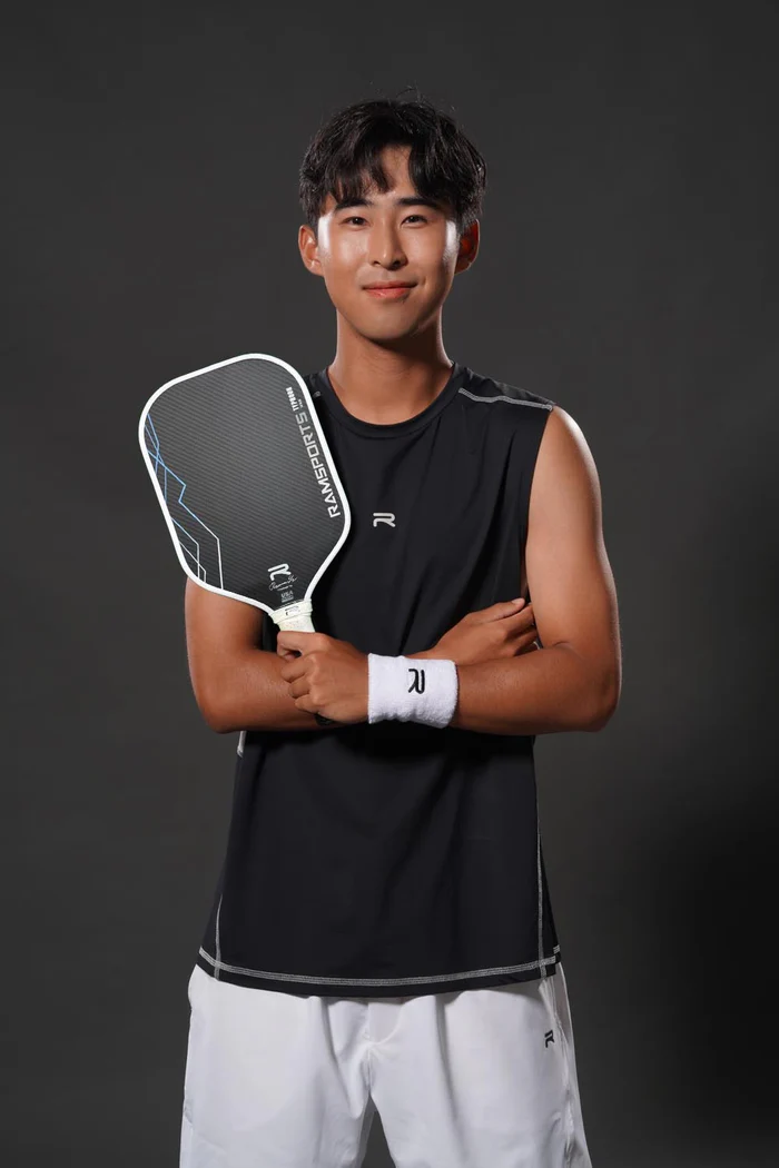 Tay vợt Thomas Yu sử dụng cây vợt Ramsports Typhoon