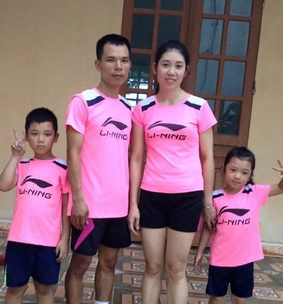 Thu huyền cầu lông lúc nhỏ