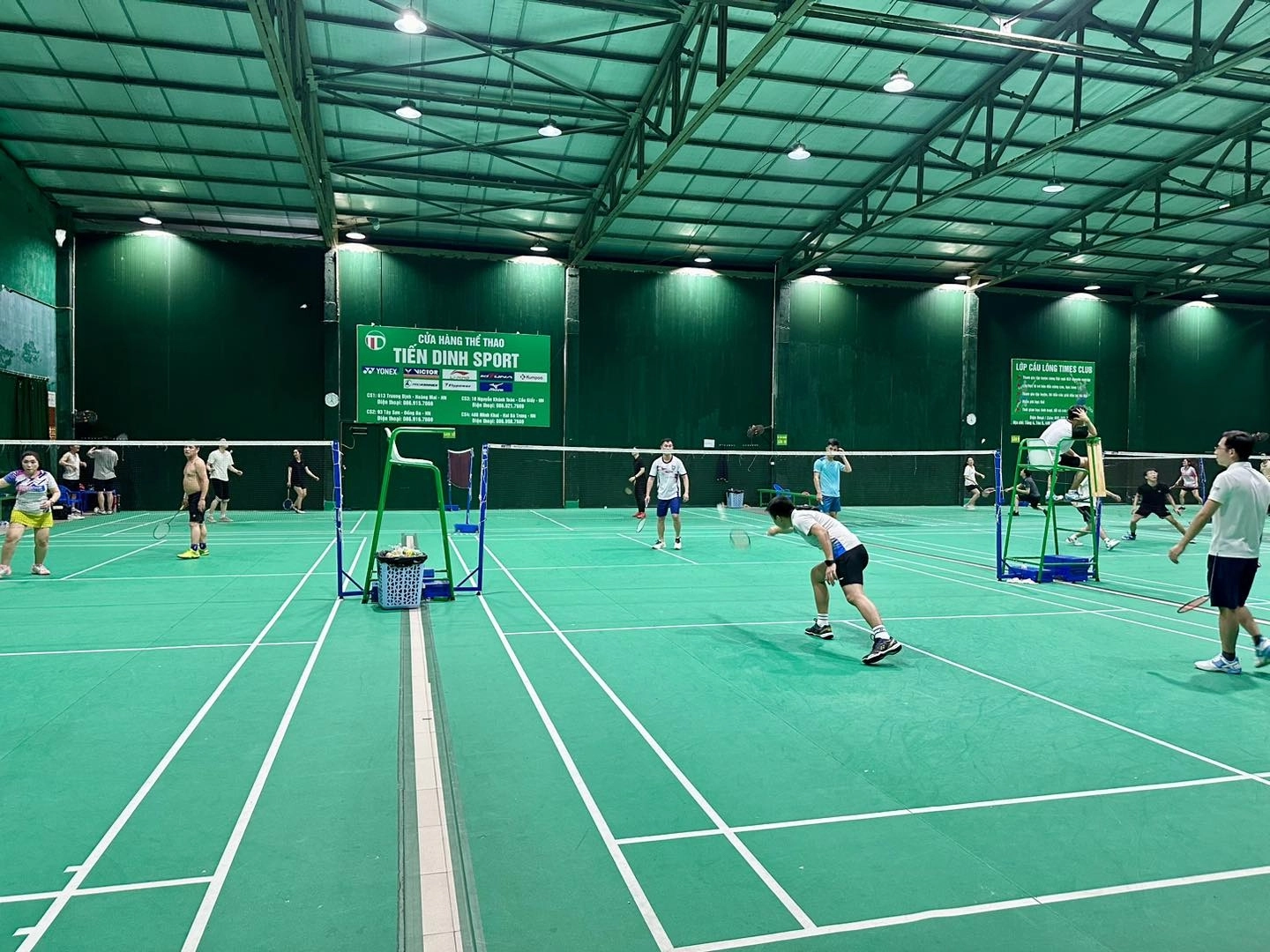 Tiến Dinh Sport sân cầu lông