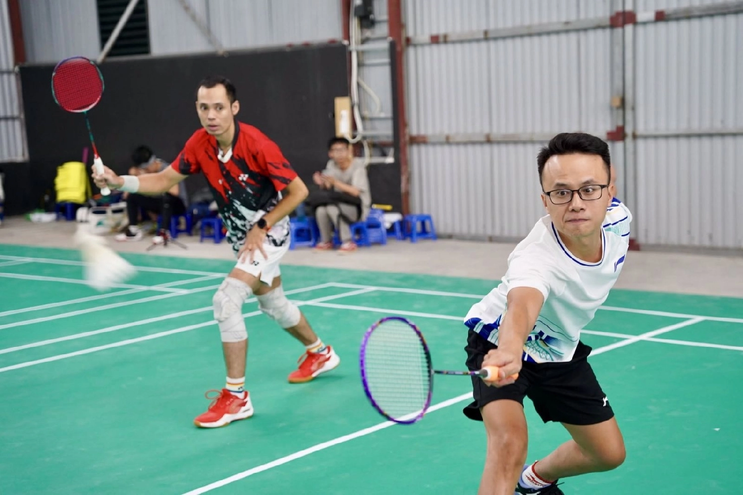 Những tiện ích tại sân cầu lồng tiểu vương quốc