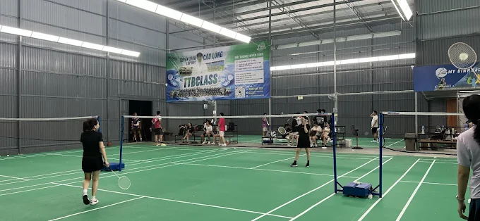 Sân Cầu Lông Mỹ Đình