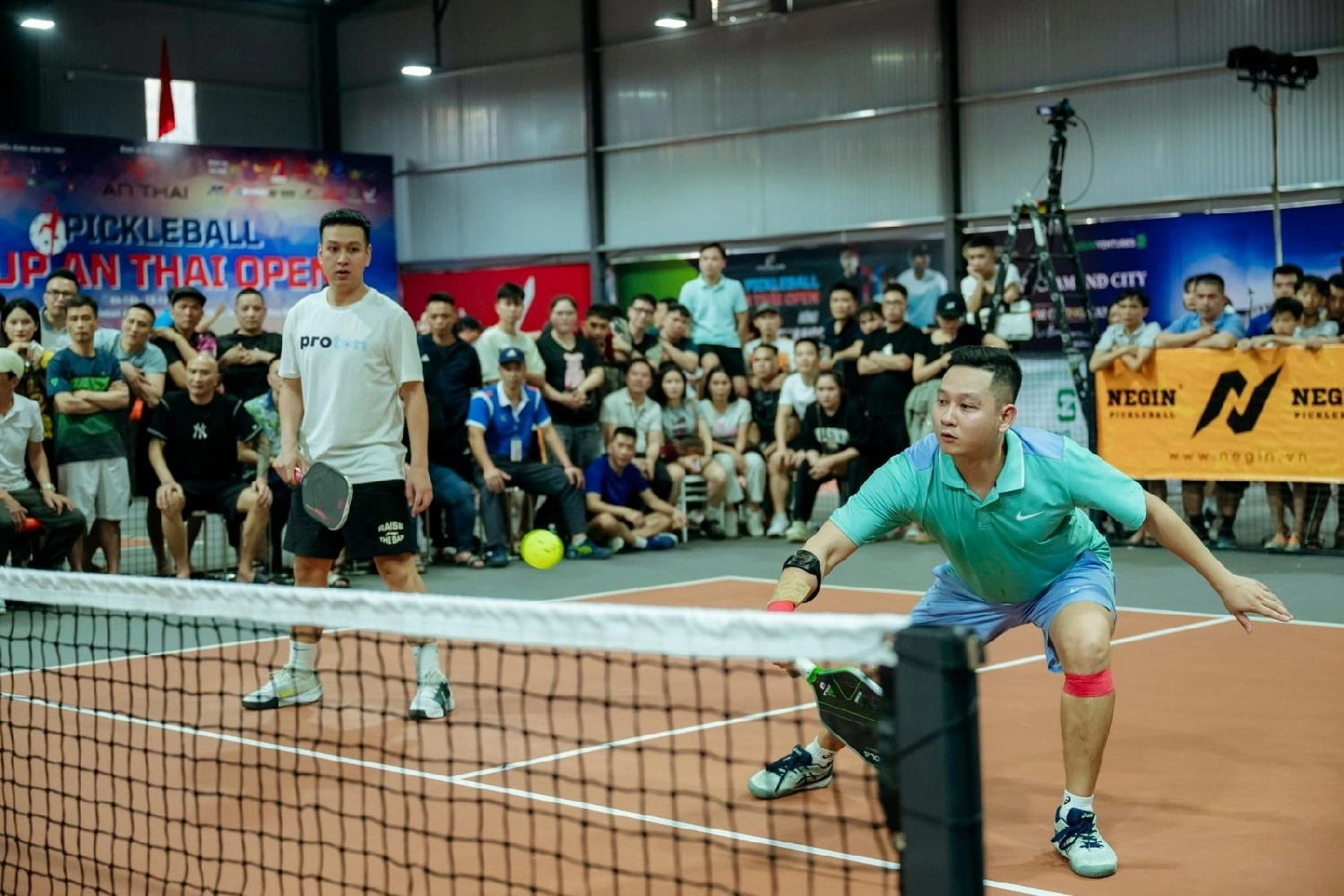 Trí chuột pickleball với tinh thần thao tích cực