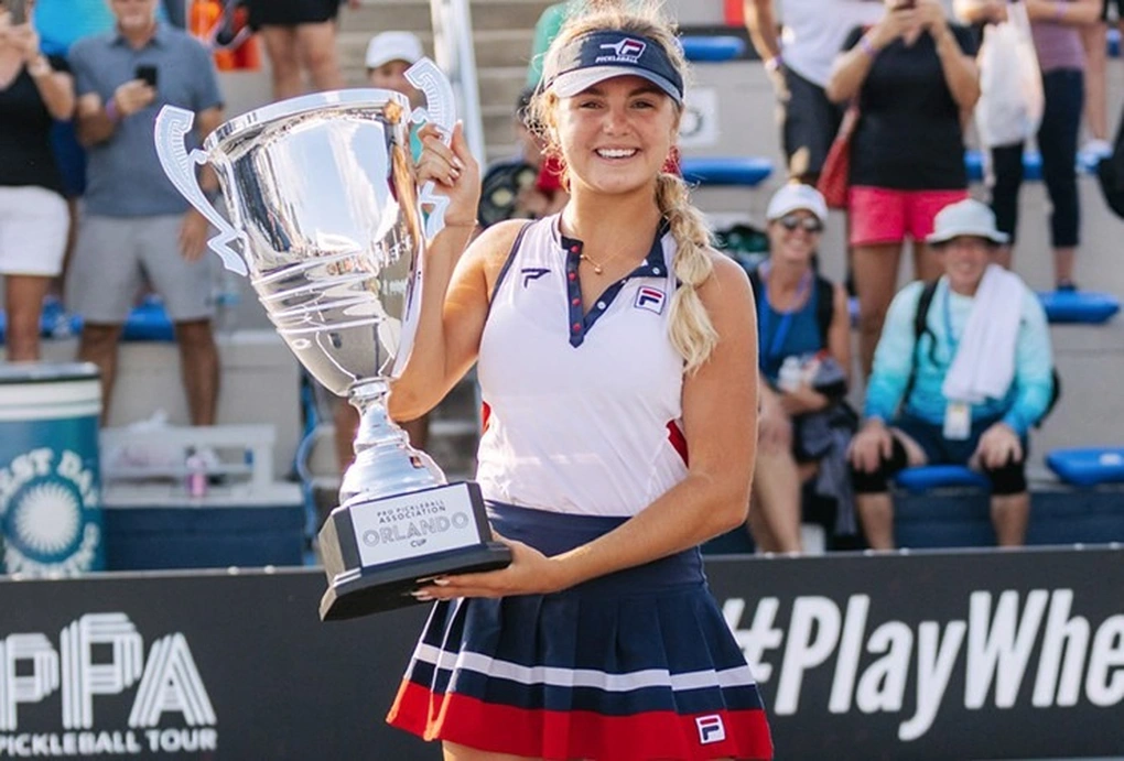 Vận động viên Anna Leigh Waters