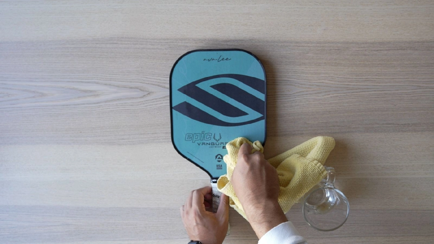 Tầm quan trọng của việc vệ sinh vợt pickleball