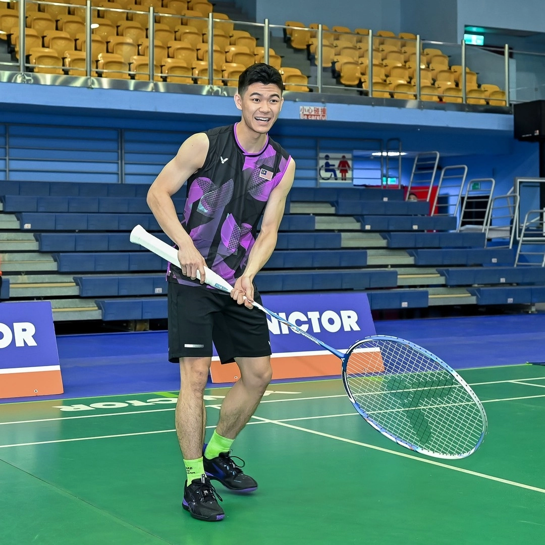 Vợt cầu lông khổng lồ 