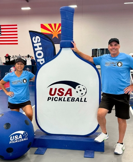 vợt pickleball khổng lồ