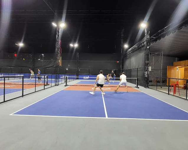 Các dịch vụ tiện ích tại sân Vova Pickleball 