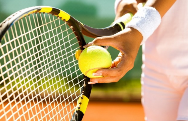 băng chặn mồ hôi Tennis giúp hạn chế mồ hôi bám vào vợt Tennis