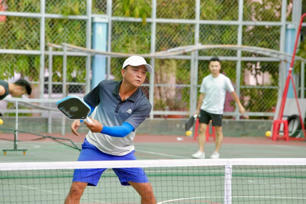 cách xử lý những cú Slice của đối thủ trong Pickleball