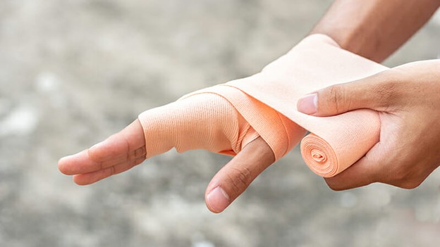 Cách xử lý khi bị đau cổ tay