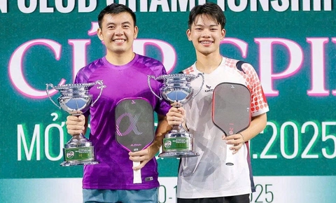 Lê Xuân Đức vô địch nội dung đôi nam