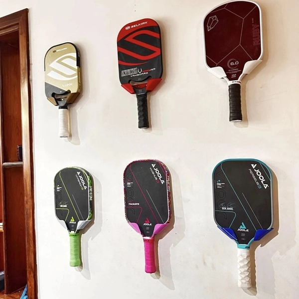 Móc treo vợt Pickleball loại bắn vít