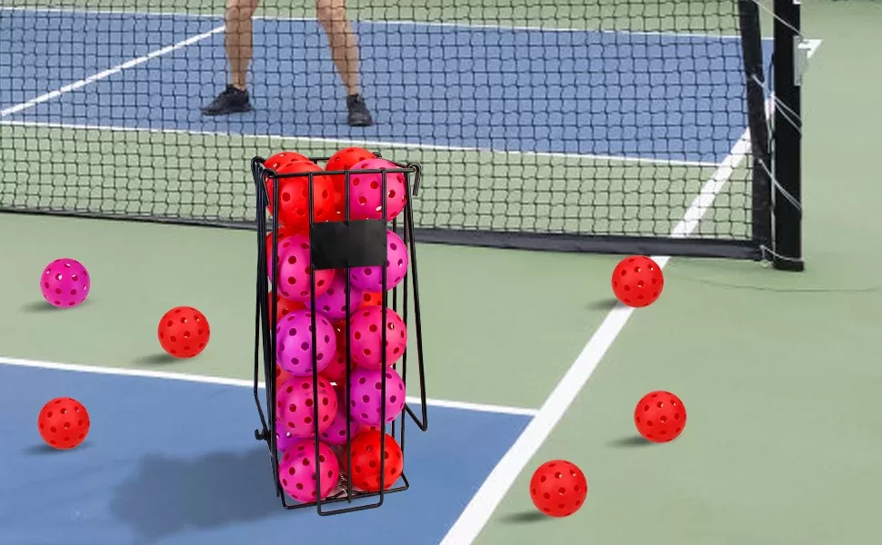 Nhặt bóng Pickleball