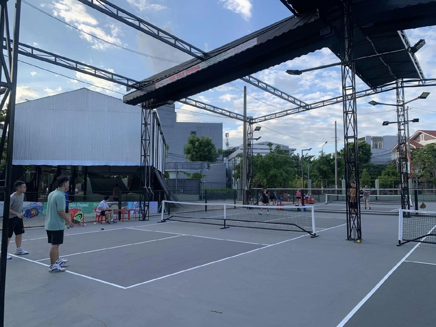 sân pickleball thép việt
