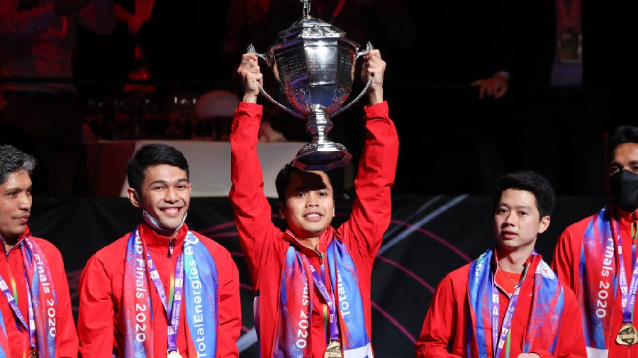 Các vận động viên Nam Indonesia dùng vợt cầu lông gì để vô địch Thomas Cup 2021