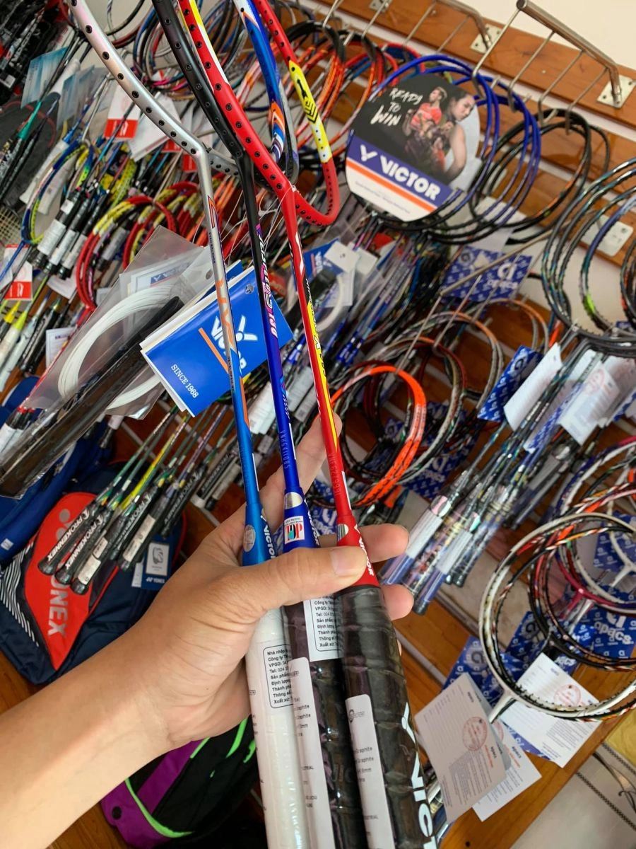 Căng vợt cầu lông ở Thủ Đức và Shop bán vợt cầu lông Thủ Đức chất lượng nhất | VNB Sports Thủ Đức