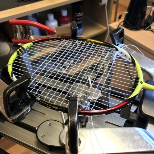 Duy trì hình dạng ban đầu của vợt